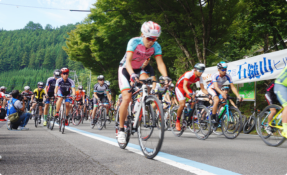 Enjoy your hill climb at the Ishizuchi Skyline