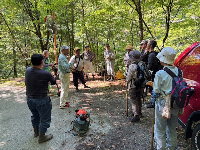 【編集部だより】登山道整備の紹介・説明